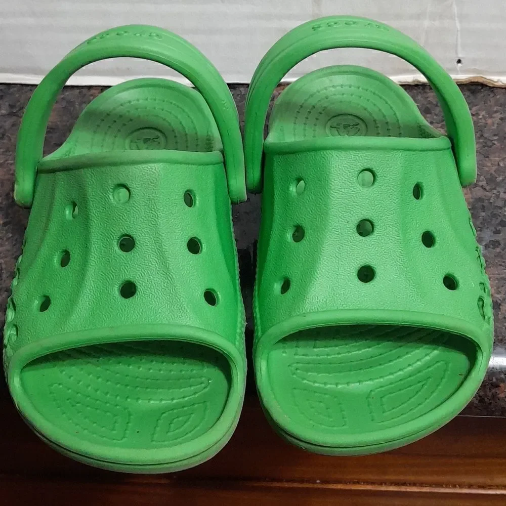 Crocs Lime Green Water Shoes...Size 8-9...excellent condition.